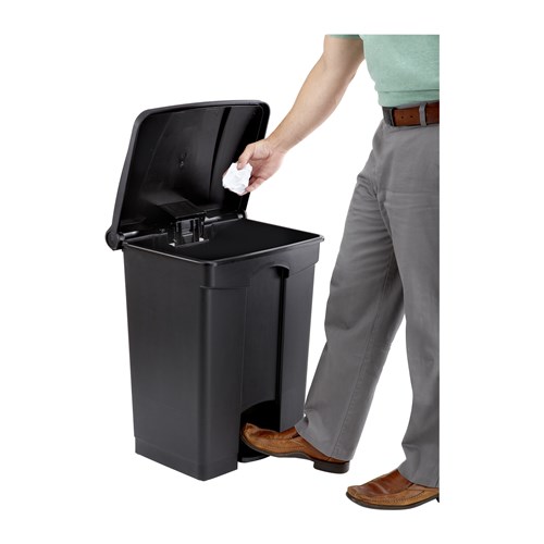 Plastic Step-On - 17 Gallon