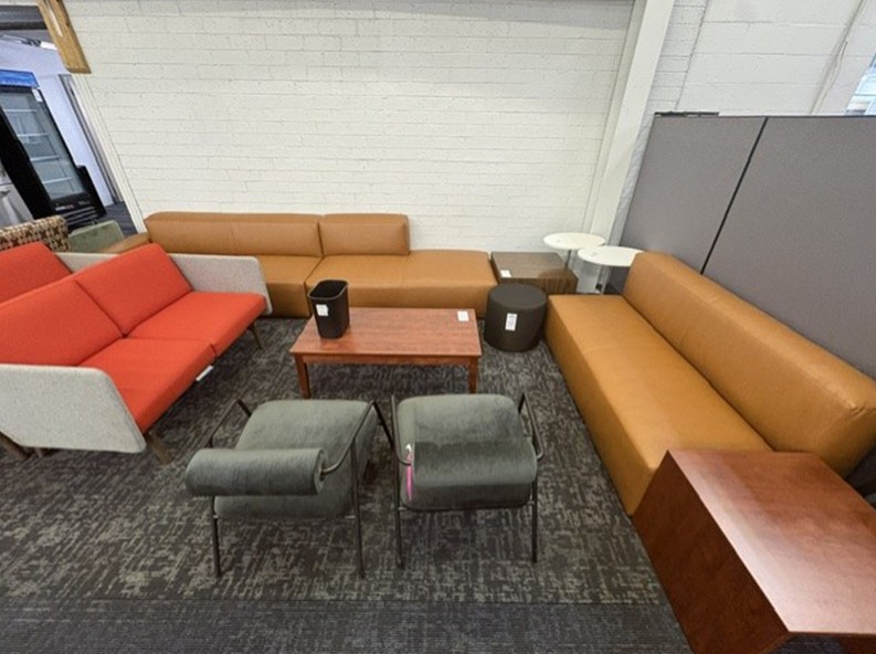 Used lounge chair-Tacoma